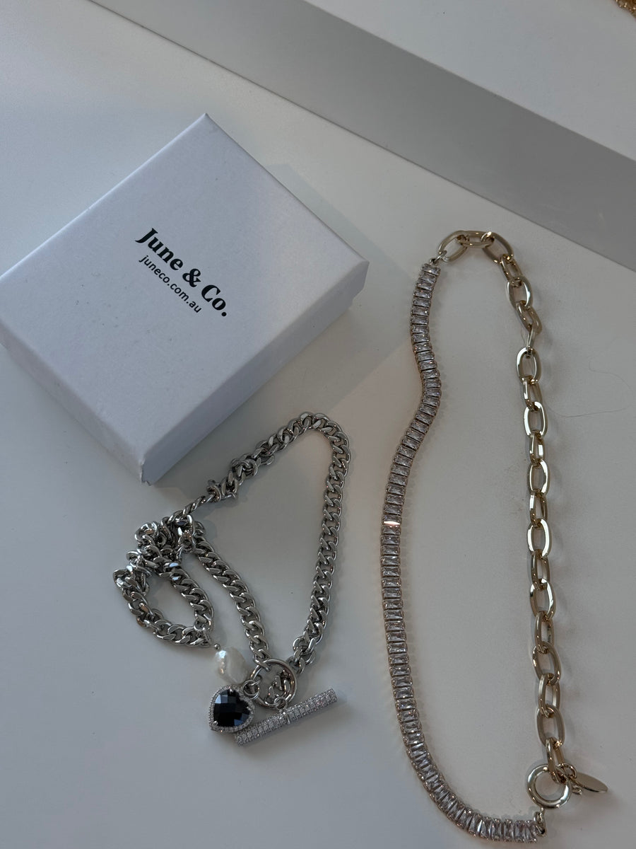 Black Heart Pearl Shine Necklace