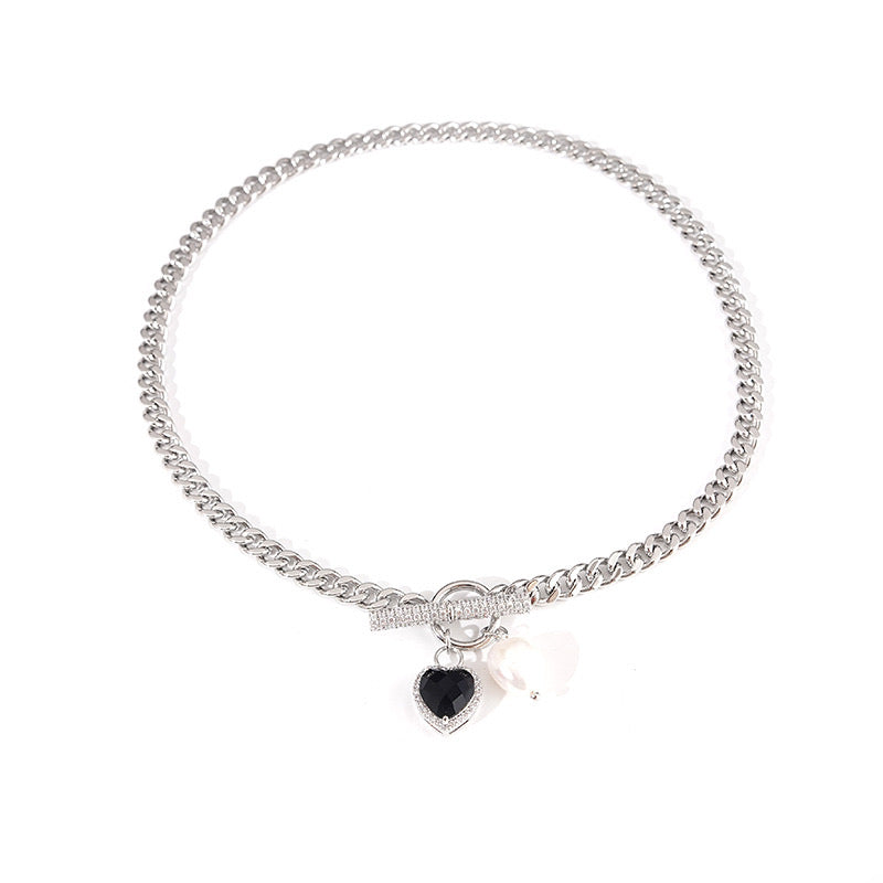 Black Heart Pearl Shine Necklace